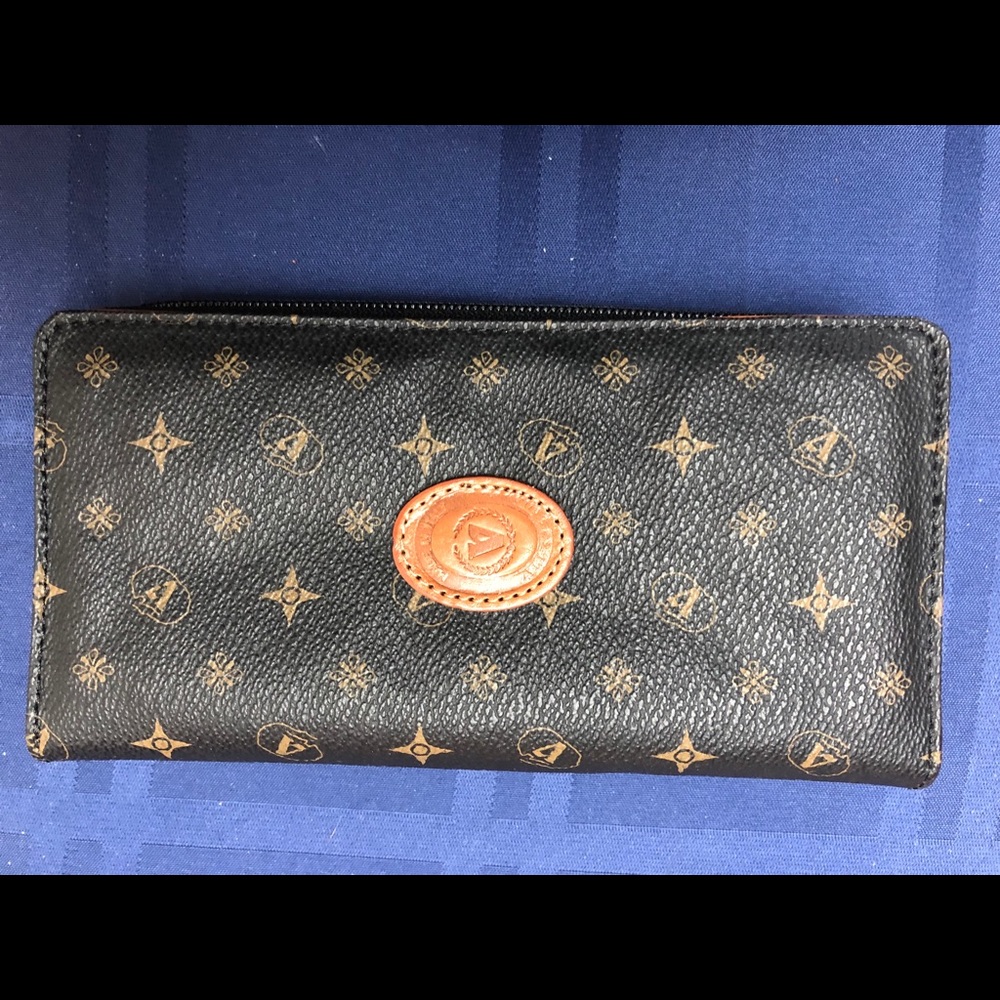NWT Women’s Italian wallet
